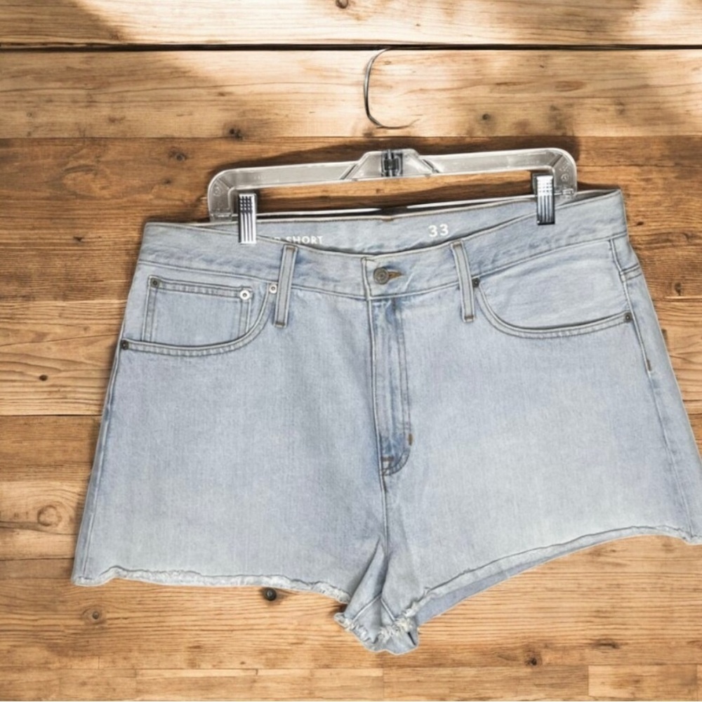 ☀️ J Crew Relaxed Light Wash Cut-Off Denim Blue Jean Shorts Size 33